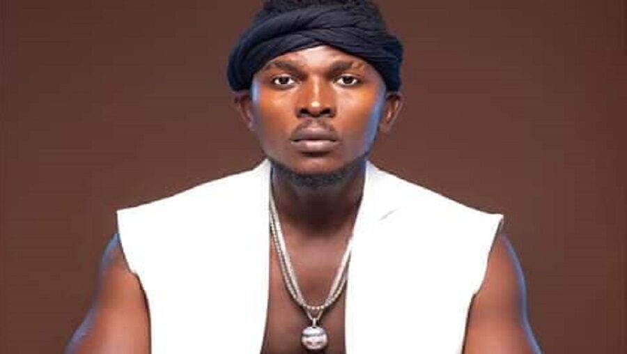 Le chanteur Ambe collecte des fonds chez ses fans et les reverse à un hôpital à Limbé