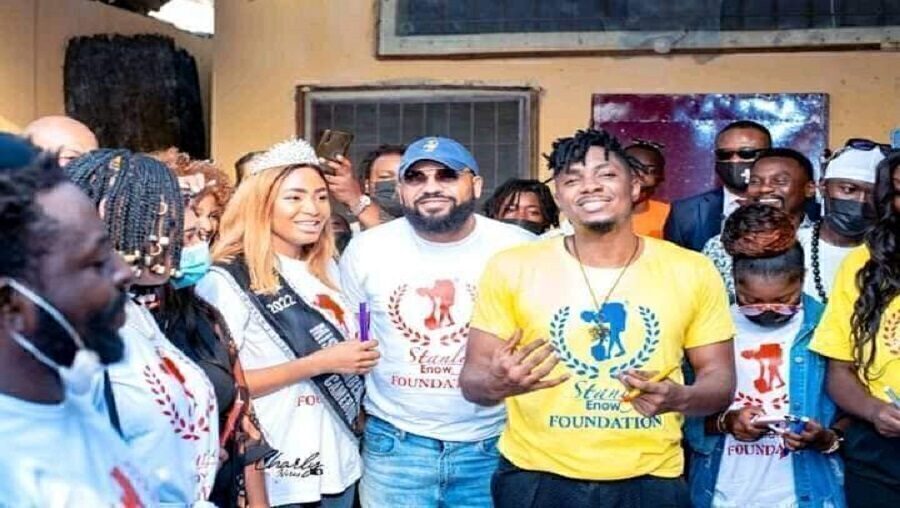 Stanley Enow fête son anniversaire en prison